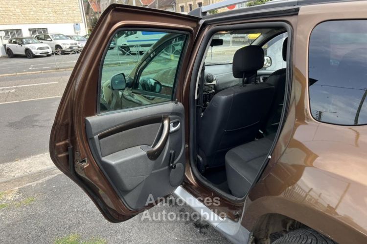 Dacia Duster 1.5 dCi FAP - 110 4x4 Prestige clim + attelage - <small></small> 12.990 € <small>TTC</small> - #42