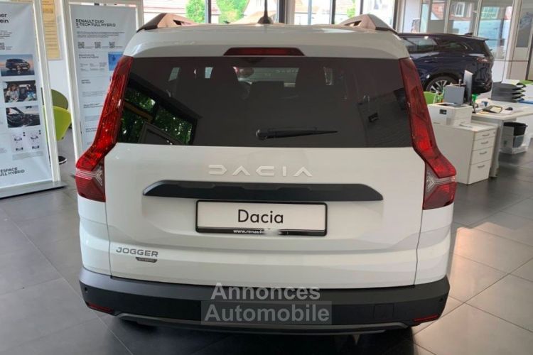 Dacia Jogger  III 1.6 HYBRID 140 4X2 EXPRESSION BVA - <small></small> 26.990 € <small>TTC</small> - #4