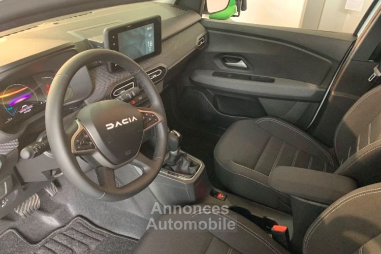 Dacia Jogger  III 1.6 HYBRID 140 4X2 EXPRESSION BVA - <small></small> 26.990 € <small>TTC</small> - #7