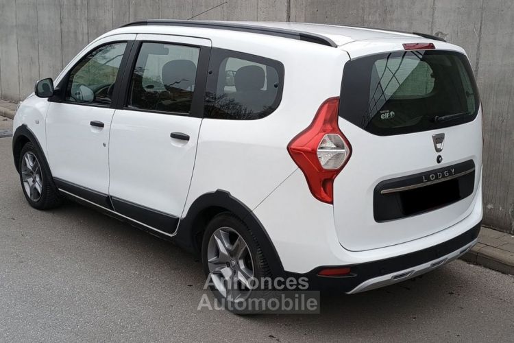 Dacia Lodgy 1.5 Blue dCi 115 Stepway 7PL - <small></small> 15.990 € <small>TTC</small> - #2