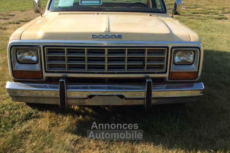 Dodge D Series D150  - <small></small> 21.000 € <small>TTC</small> - #8