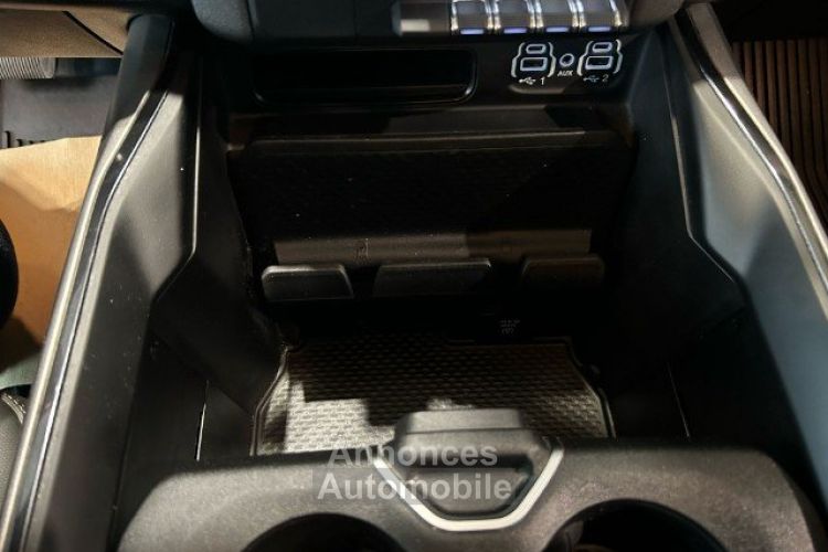 Dodge Ram 1500 5.7L HEMI BIG HORN CREW CAB BUILT TO SERVE 4X4 - <small></small> 64.900 € <small>TTC</small> - #35