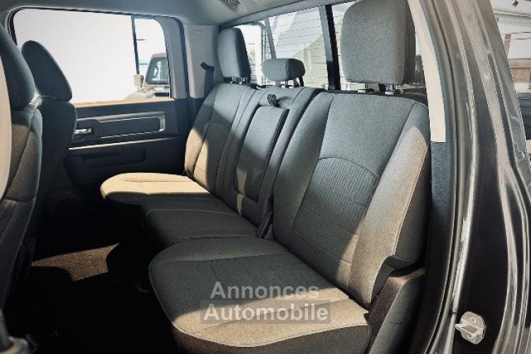 Dodge Ram 1500 CREW CAB 5.7 V8 CLASSIC PACK BLACK - <small></small> 67.970 € <small>TTC</small> - #35