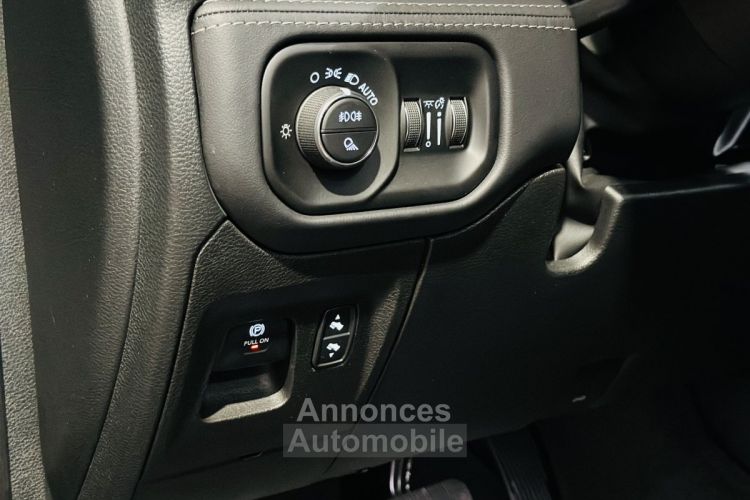 Dodge Ram 1500 LIMITED 5.7 V8 400 - <small></small> 87.990 € <small>TTC</small> - #18