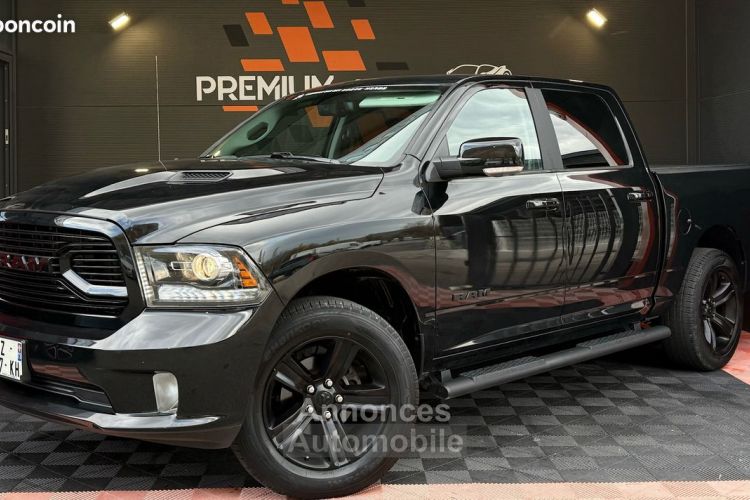 Dodge Ram 1500 V8 4.7 395 Cv Crew Cab Black Edition CTTE 4 Places 4x4 Toit Ouvrant Attelage Faible Kilométrage 25 000 km Ct Ok 2026 - <small></small> 54.990 € <small>TTC</small> - #1