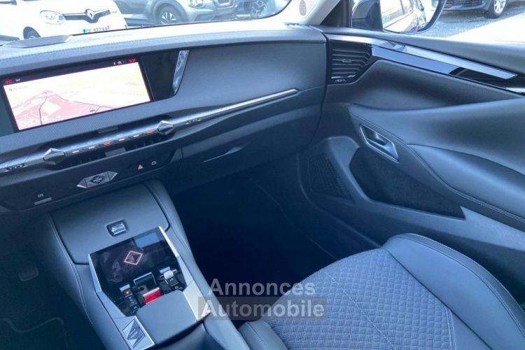 DS DS 4 DS4 BlueHDi 130 EAT8 TROCADERO Toit Noir Hayon Caméra - <small></small> 30.950 € <small>TTC</small> - #23