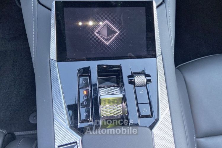 DS DS 4 DS4 CROSS BlueHDi 130 EAT8 RIVOLI CUIR GPS Toit Hayon Caméra Grip - <small></small> 31.450 € <small>TTC</small> - #32