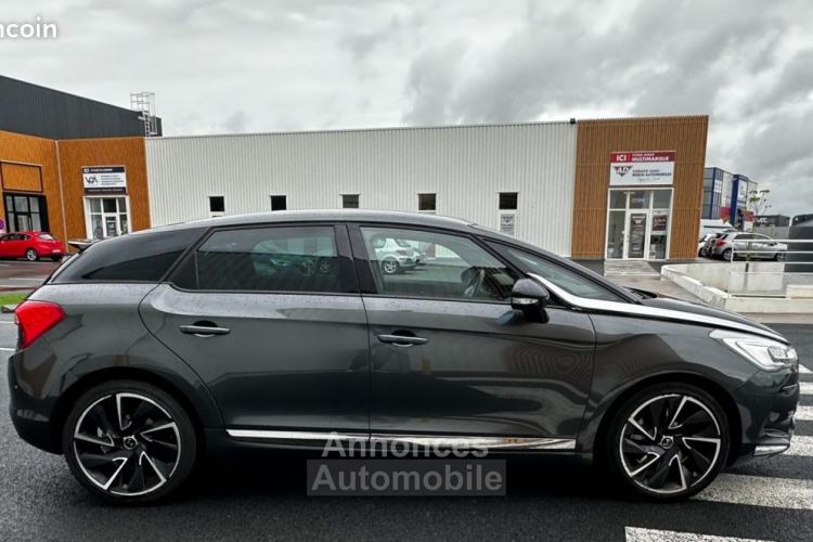 DS DS 5 SPORT CHIC 2.0 150Cv CAMERA DE RECUL + TOIT PANORAMIQUE AFFICHAGE TETE HAUTE - <small></small> 13.780 € <small>TTC</small> - #8