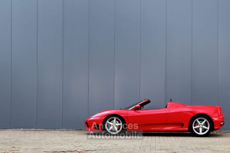 Ferrari 360 Modena Spider - Manual 3.6L V8 producing 395 bhp - <small></small> 105.000 € <small>TTC</small> - #23