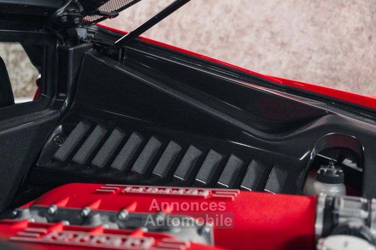 Ferrari 458 Italia V8 4.5 570 Rosso Scuderia - <small>A partir de </small>2.290 EUR <small>/ mois</small> - #21