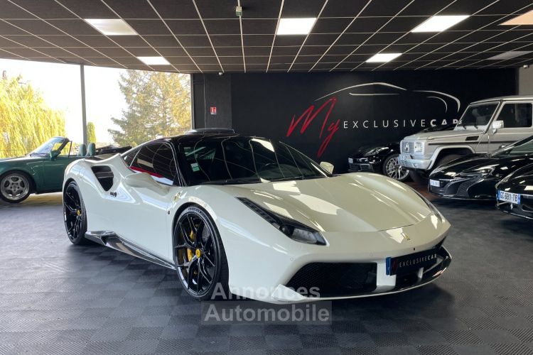 Ferrari 488 GTB - Origine France POZZI - Sièges Racing - Pack Carbone Extérieur Et Intérieur - Jupes Latérales Et Becquet AR Carbone Novitec - Gar. 12 Mois - <small></small> 219.900 € <small>TTC</small> - #2