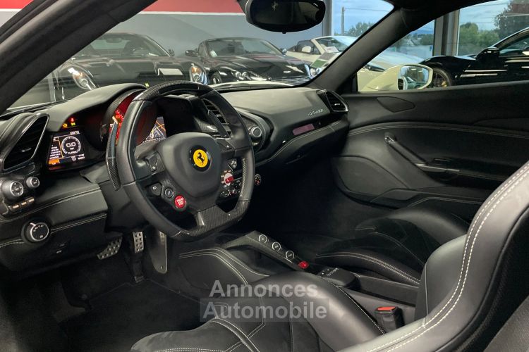 Ferrari 488 GTB - Origine France POZZI - Sièges Racing - Pack Carbone Extérieur Et Intérieur - Jupes Latérales Et Becquet AR Carbone Novitec - Gar. 12 Mois - <small></small> 219.900 € <small>TTC</small> - #24