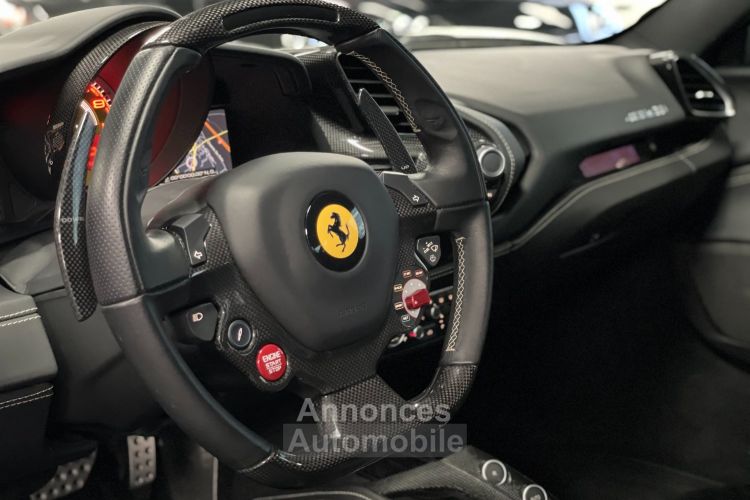 Ferrari 488 GTB - Origine France POZZI - Sièges Racing - Pack Carbone Extérieur Et Intérieur - Jupes Latérales Et Becquet AR Carbone Novitec - Gar. 12 Mois - <small></small> 219.900 € <small>TTC</small> - #27