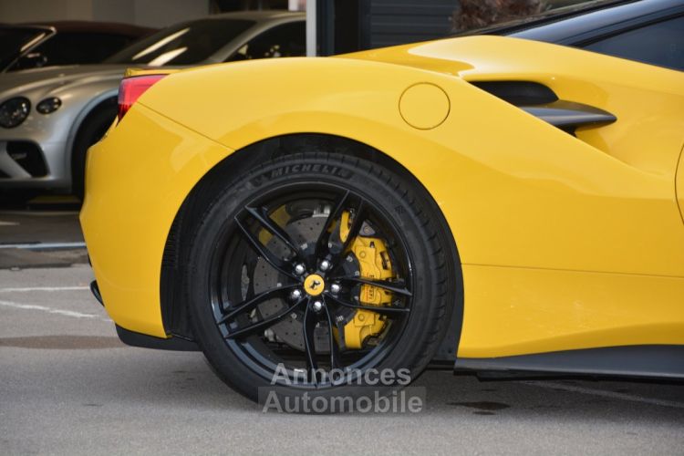 Ferrari 488 GTB 3.9 V8 670 CV FULL CARBON Giallo Modena LIFT JBL LOA : 1 730 Euros Par Mois - <small></small> 219.900 € <small>TTC</small> - #7