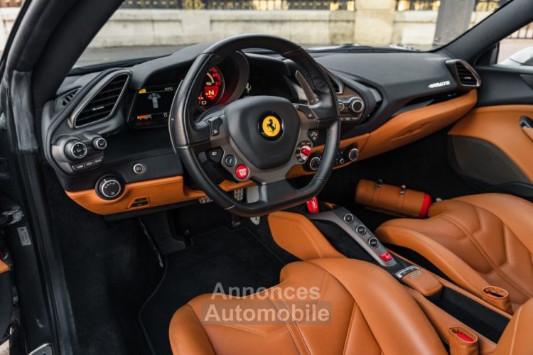 Ferrari 488 GTB *Grigio Silverstone & Cuoio* - <small></small> 224.900 € <small>TTC</small> - #7