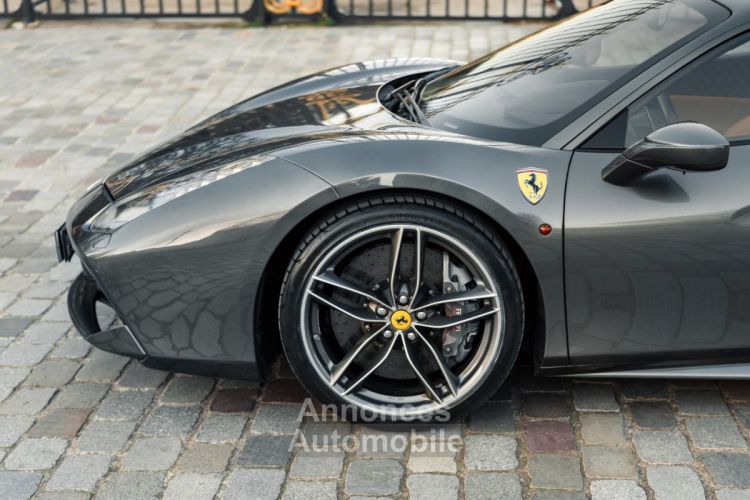 Ferrari 488 GTB *Grigio Silverstone & Cuoio* - <small></small> 224.900 € <small>TTC</small> - #35