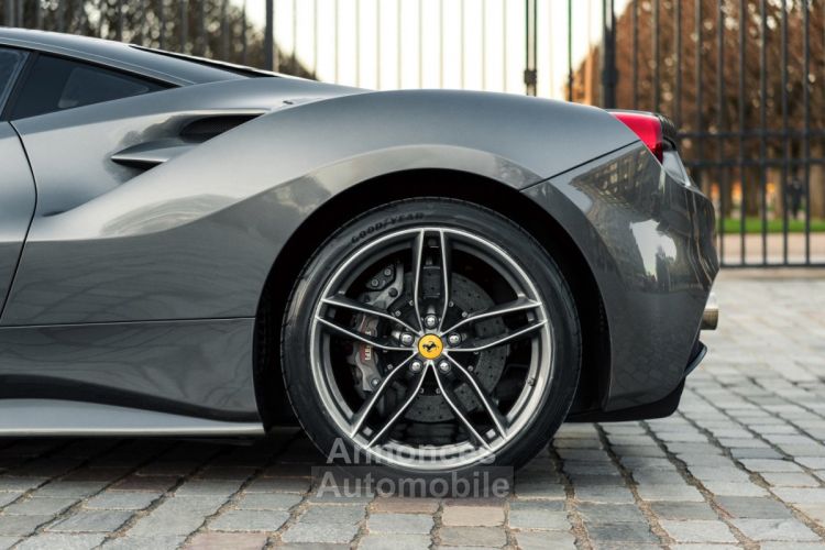 Ferrari 488 GTB *Grigio Silverstone & Cuoio* - <small></small> 224.900 € <small>TTC</small> - #36