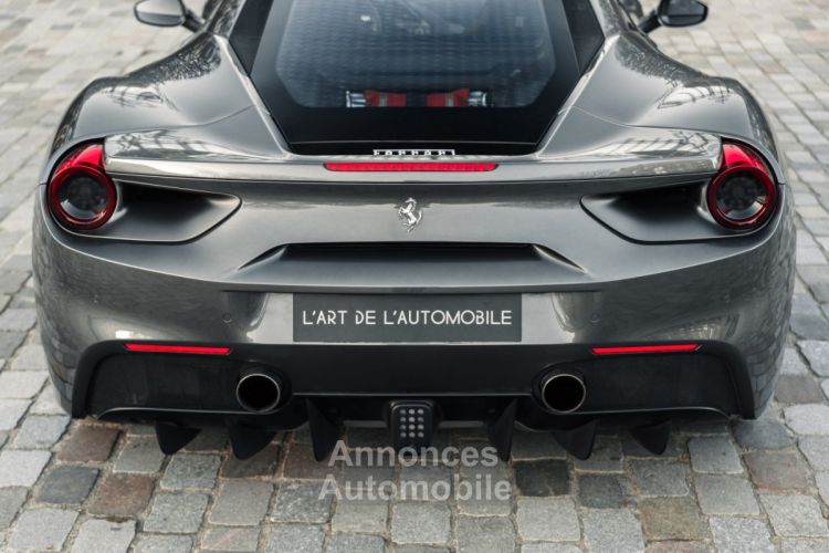 Ferrari 488 GTB *Grigio Silverstone & Cuoio* - <small></small> 224.900 € <small>TTC</small> - #40