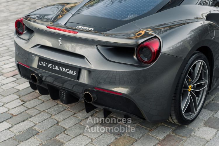 Ferrari 488 GTB *Grigio Silverstone & Cuoio* - <small></small> 224.900 € <small>TTC</small> - #42