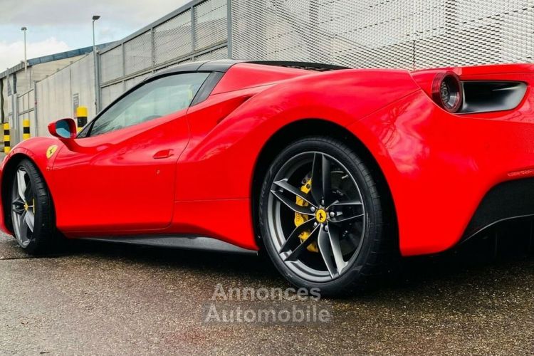 Ferrari 488 Spider / Lift / Carbone / Caméra / Garantie 12 Mois - <small></small> 219.990 € <small>TTC</small> - #2