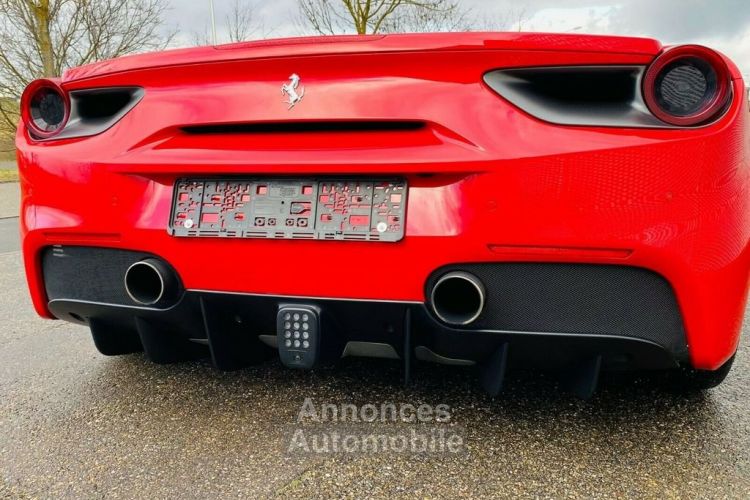 Ferrari 488 Spider / Lift / Carbone / Caméra / Garantie 12 Mois - <small></small> 219.990 € <small>TTC</small> - #4