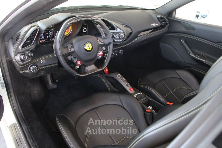 Ferrari 488 Spider 4.0 V8 670ch - <small>A partir de </small>2.390 EUR <small>/ mois</small> - #12