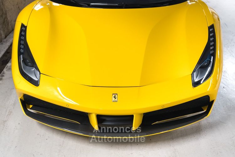 Ferrari 488 Spider Finition Atelier V8 3.9 670 - <small>A partir de </small>2.320 EUR <small>/ mois</small> - #4