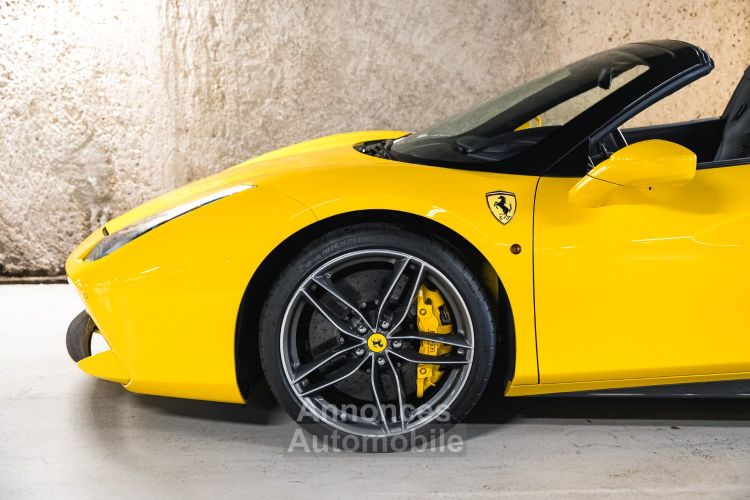 Ferrari 488 Spider Finition Atelier V8 3.9 670 - <small>A partir de </small>2.320 EUR <small>/ mois</small> - #11