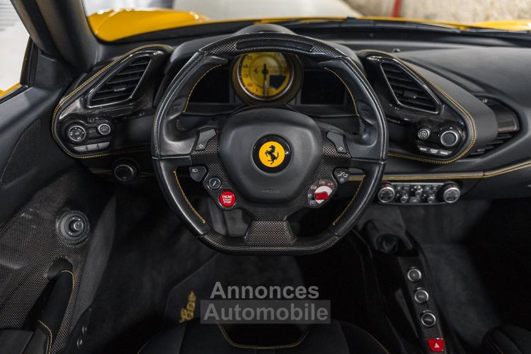 Ferrari 488 Spider Finition Atelier V8 3.9 670 - <small>A partir de </small>2.320 EUR <small>/ mois</small> - #37