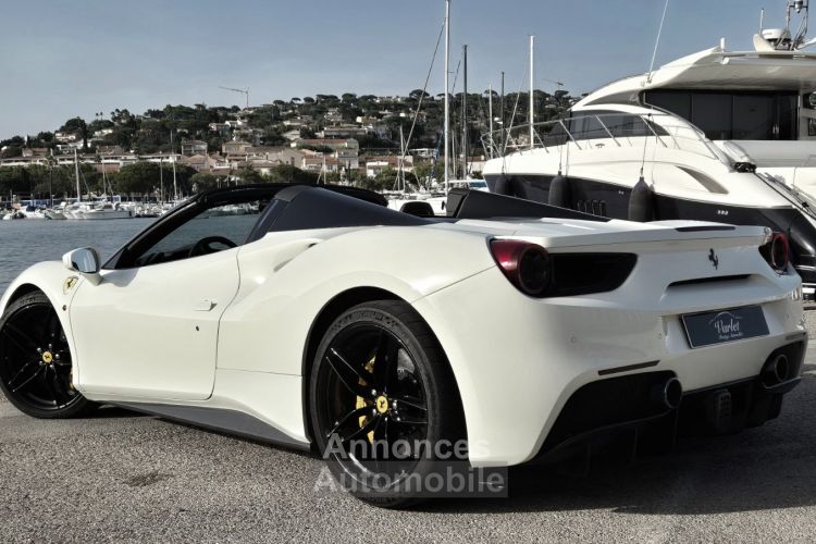 Ferrari 488 Spider MAGNIFIQUE FERRARI 488 SPIDER 3.9 T V8 670ch PLUS DE 70Ke D'OPTIONS JBL LIFT CARBONE INT + EXT ECHAP. FULL IPE LED DISPLAY CAMERA AVANT ET ARRIERE RAC - <small></small> 249.990 € <small>TTC</small> - #25