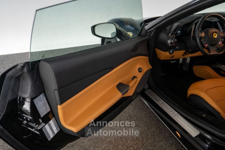 Ferrari 488 Spider Passenger display - <small></small> 270.000 € <small>TTC</small> - #21