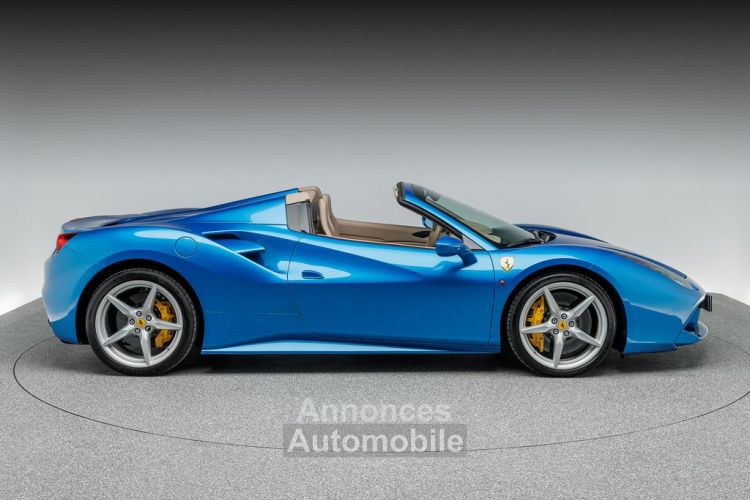 Ferrari 488 Spider V8 3.9 670 ch  Carbon Céramic * 1èreM * JBL * entretien Ferrari de 7 ans jusqu'au 04/20256 ° Garantie Ferrari Approved 21 mois Reconductible - <small></small> 265.990 € <small></small> - #11