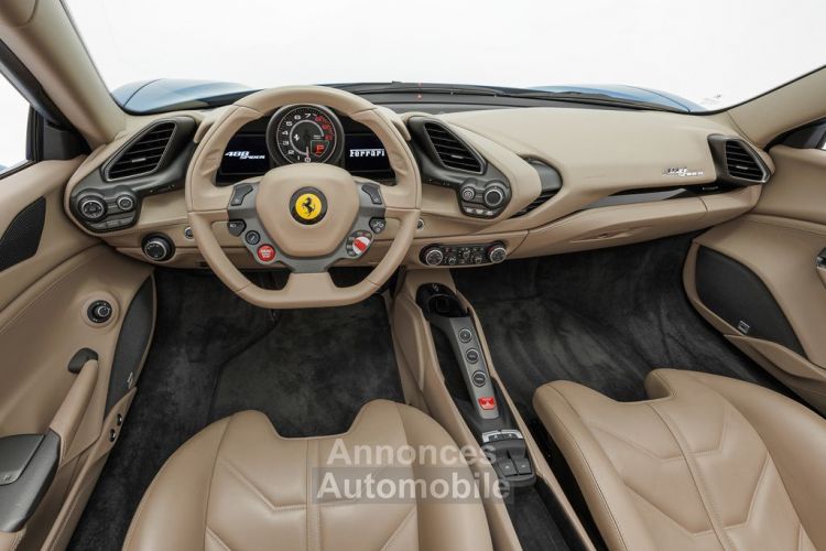 Ferrari 488 Spider V8 3.9 670 ch  Carbon Céramic * 1èreM * JBL * entretien Ferrari de 7 ans jusqu'au 04/20256 ° Garantie Ferrari Approved 21 mois Reconductible - <small></small> 265.990 € <small></small> - #18