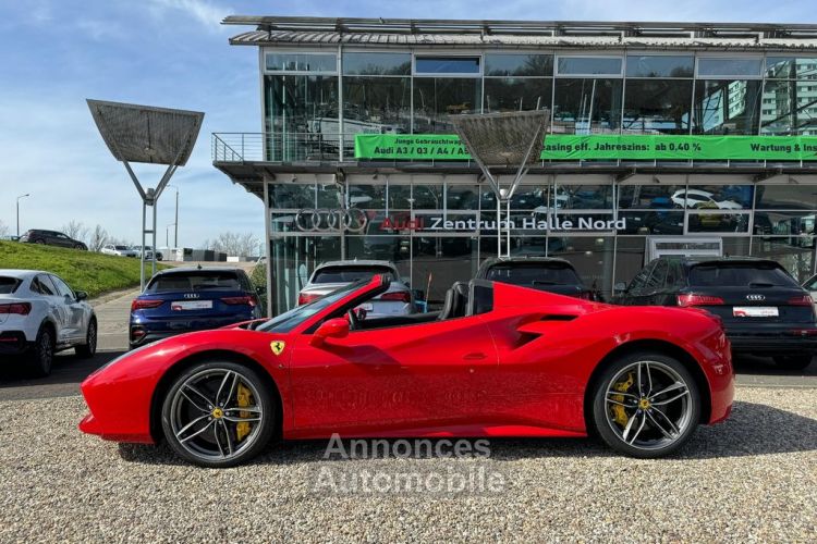 Ferrari 488 Spider V8 3.9 670 ch  Carbon Céramic * LIFT * entretien Ferrari de 7 ans jusqu'au 04/2026 ° Garantie Ferrari Approved 24 mois Reconductible - <small></small> 265.490 € <small>TTC</small> - #4