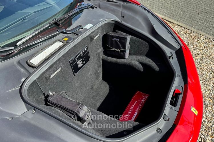 Ferrari 488 Spider V8 3.9 670 ch  Carbon Céramic * LIFT * entretien Ferrari de 7 ans jusqu'au 04/2026 ° Garantie Ferrari Approved 24 mois Reconductible - <small></small> 265.490 € <small>TTC</small> - #18