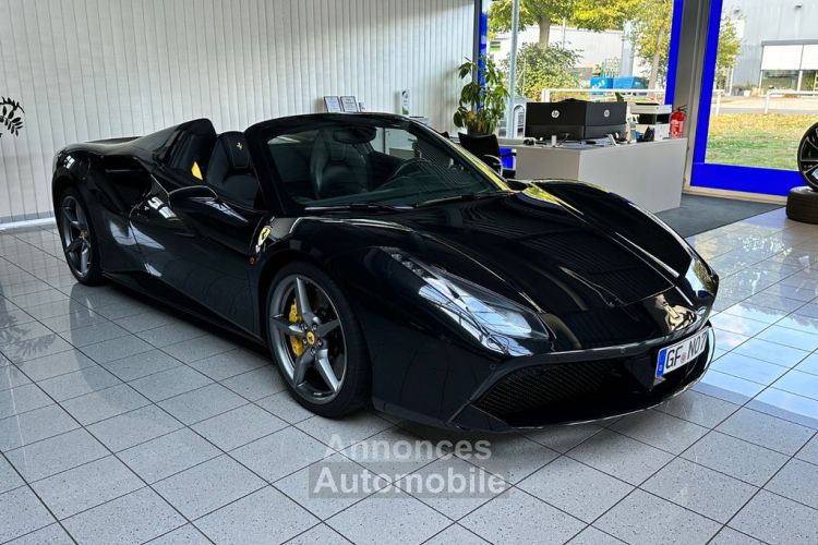 Ferrari 488 Spider V8 3.9 670 ch  Carbon Céramic * LIFT * entretien Ferrari de 7 ans jusqu'au 05/2025 ° Garantie Ferrari Approved 10 mois Reconductible - <small></small> 285.990 € <small>TTC</small> - #1