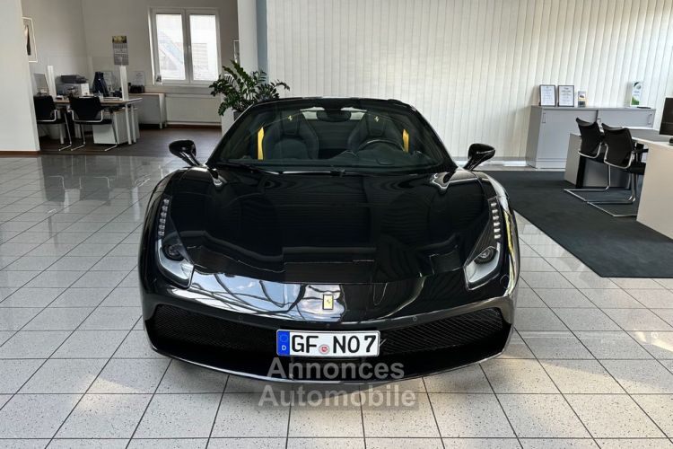 Ferrari 488 Spider V8 3.9 670 ch  Carbon Céramic * LIFT * entretien Ferrari de 7 ans jusqu'au 05/2025 ° Garantie Ferrari Approved 10 mois Reconductible - <small></small> 285.990 € <small>TTC</small> - #3