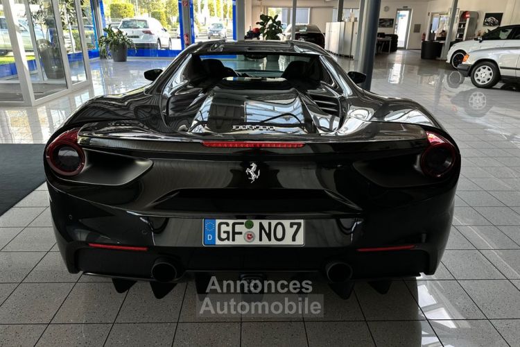 Ferrari 488 Spider V8 3.9 670 ch  Carbon Céramic * LIFT * entretien Ferrari de 7 ans jusqu'au 05/2025 ° Garantie Ferrari Approved 10 mois Reconductible - <small></small> 285.990 € <small>TTC</small> - #7