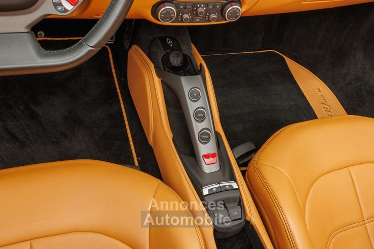 Ferrari 488 Spider V8 3.9 670 ch LIFT Carbon Céramic * entretien Ferrari de 7 ans jusqu'au 02/2025 ° Garantie Ferrari Approved 7 mois Reconductible - <small></small> 244.990 € <small>TTC</small> - #17