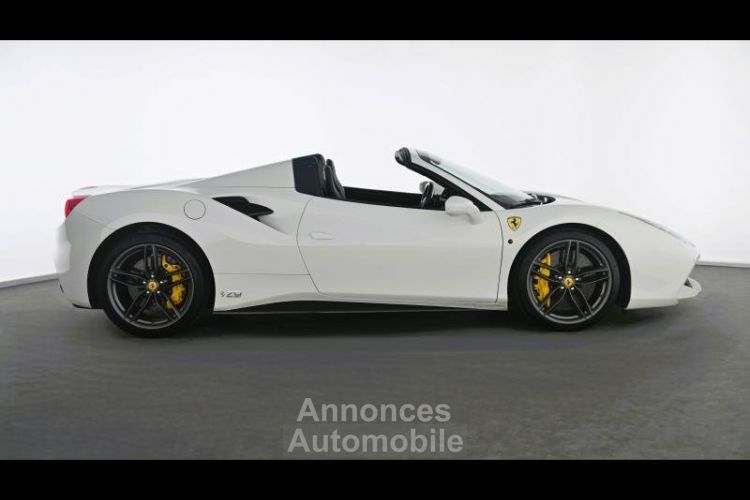 Ferrari 488 Spider V8 3.9 T 670ch - <small></small> 259.900 € <small>TTC</small> - #4