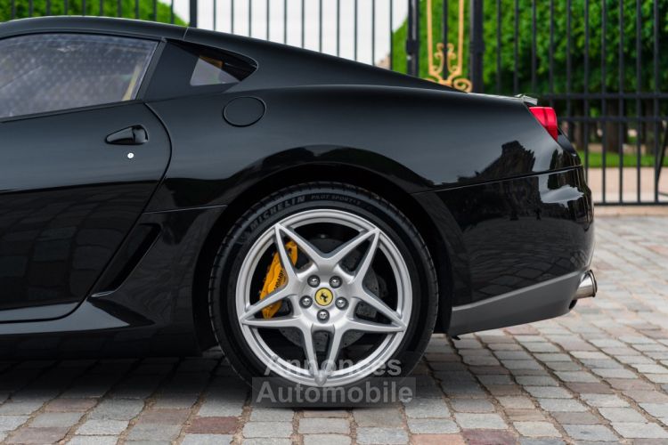 Ferrari 599 GTB Fiorano *Nero Daytona* - <small></small> 139.900 € <small>TTC</small> - #39