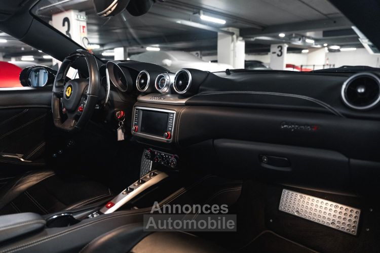 Ferrari California T (2) V8 3.9 560 - <small>A partir de </small>1.970 EUR <small>/ mois</small> - #41