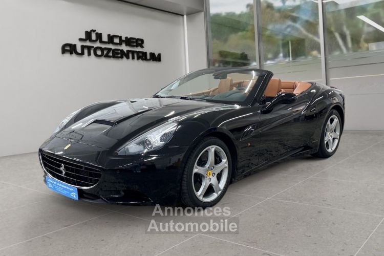 Ferrari California V8 4.3 L 460 Climatisation automatique bizone Écran tactile Régulateur de vitesse Garantie Power15 chez Ferrari possible ! - <small></small> 119.990 € <small>TTC</small> - #1