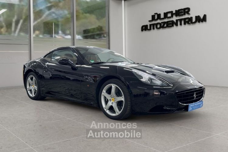 Ferrari California V8 4.3 L 460 Climatisation automatique bizone Écran tactile Régulateur de vitesse Garantie Power15 chez Ferrari possible ! - <small></small> 119.990 € <small>TTC</small> - #3