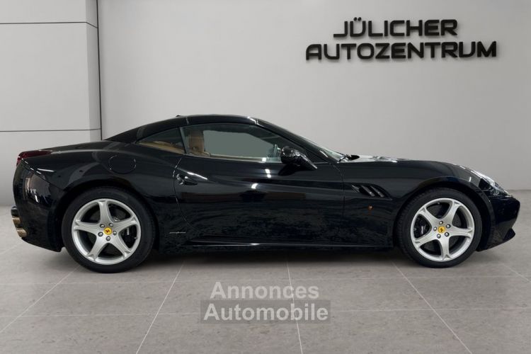 Ferrari California V8 4.3 L 460 Climatisation automatique bizone Écran tactile Régulateur de vitesse Garantie Power15 chez Ferrari possible ! - <small></small> 119.990 € <small>TTC</small> - #4