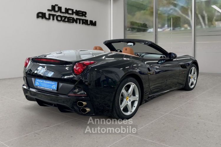 Ferrari California V8 4.3 L 460 Climatisation automatique bizone Écran tactile Régulateur de vitesse Garantie Power15 chez Ferrari possible ! - <small></small> 119.990 € <small>TTC</small> - #5