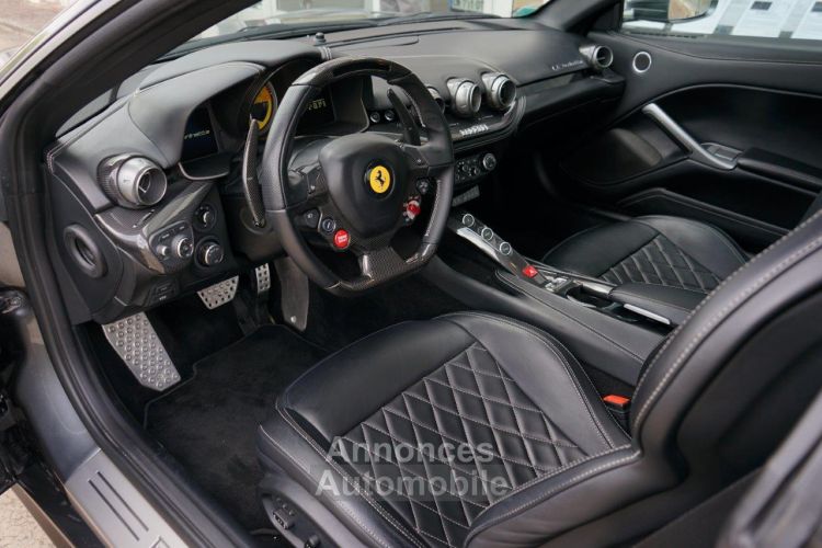 Ferrari F12 Berlinetta 740 Ch - Habitacle Full Carbone - Lift AV - Sièges Diamant Full Electric - Caméra AR - Carnet à Jour 100% FERRARI - Garantie 12 Mois - <small></small> 237.500 € <small>TTC</small> - #17