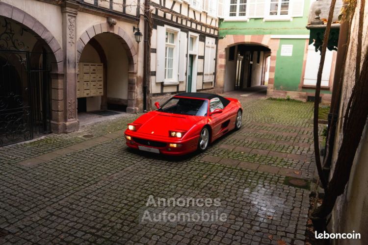 Ferrari F355 F 355 Spider Boîte Mécanique Très bel état général Carnet d'entretien et factures - <small></small> 89.900 € <small>TTC</small> - #1