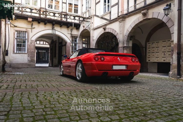 Ferrari F355 F 355 Spider Boîte Mécanique Très bel état général Carnet d'entretien et factures - <small></small> 89.900 € <small>TTC</small> - #2