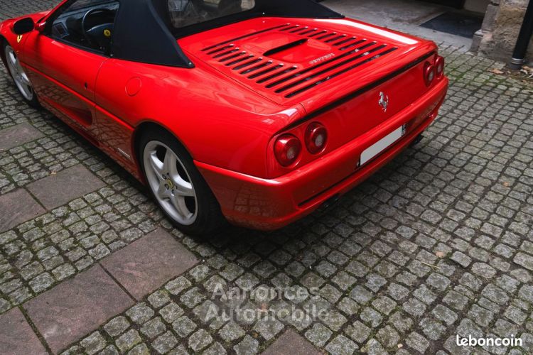 Ferrari F355 F 355 Spider Boîte Mécanique Très bel état général Carnet d'entretien et factures - <small></small> 89.900 € <small>TTC</small> - #6